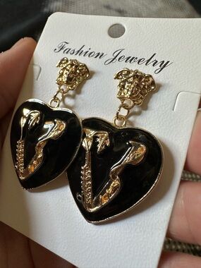 Gold-Tone Black Heart Drop Earrings with Sculpted Accent